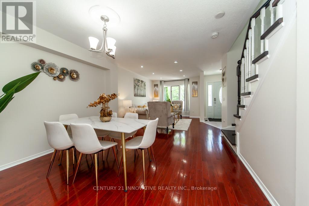 Photo 6 of 25 Morningdew Crescent, Brampton ON