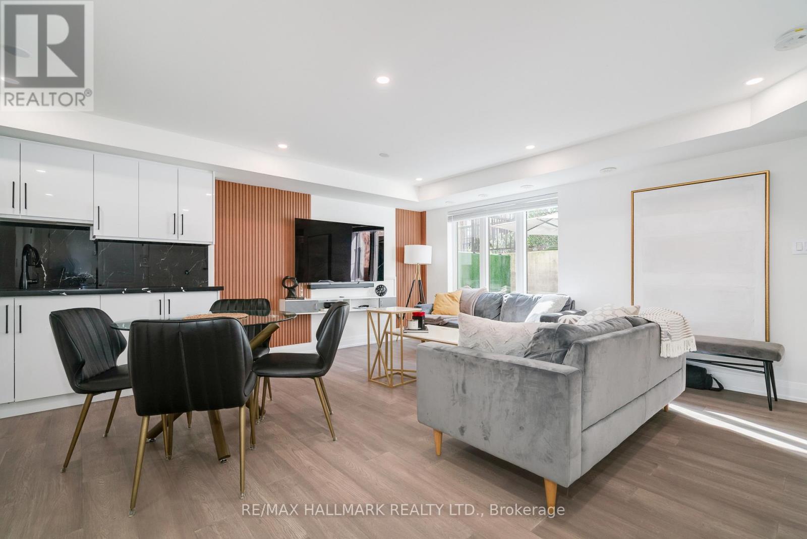 Photo 2 of 129 11 Foundry Avenue, Toronto ON
