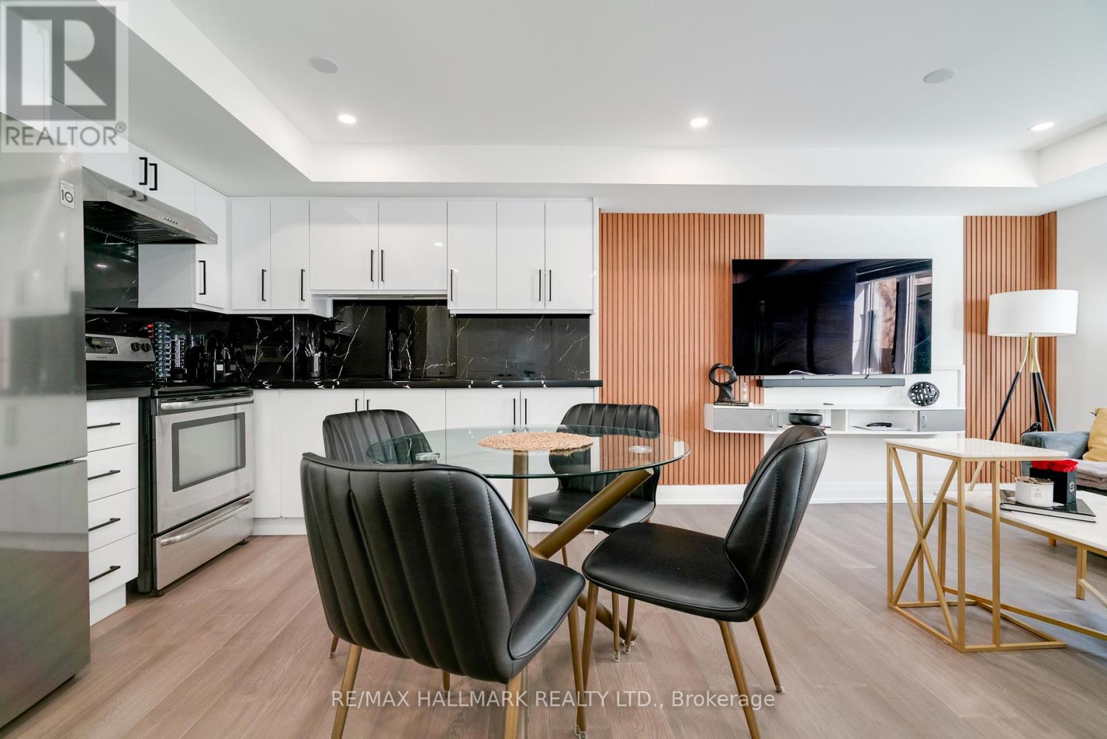 Photo 12 of 129 11 Foundry Avenue, Toronto ON