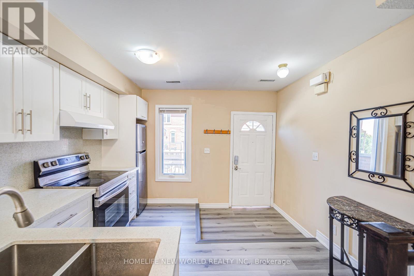 Photo 15 of 23 3895 Doug Leavens Boulevard, Mississauga ON