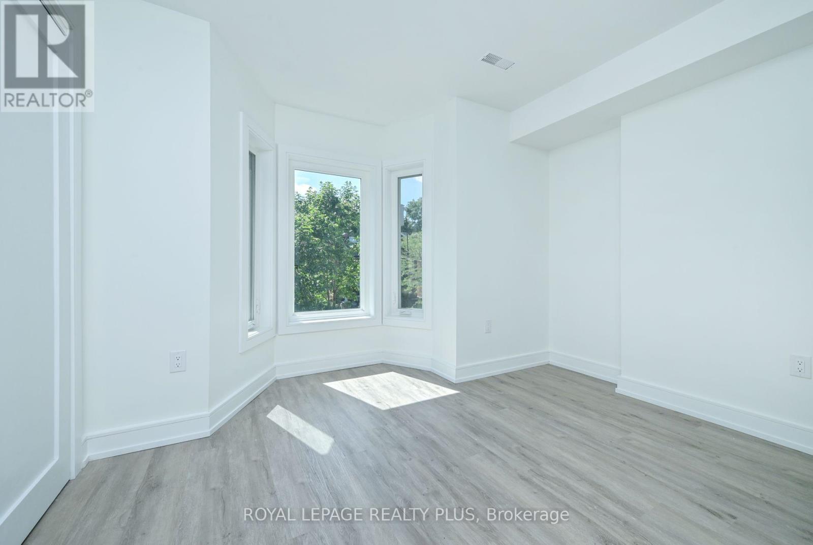 Photo 17 of 23 Pauline Avenue, Toronto ON