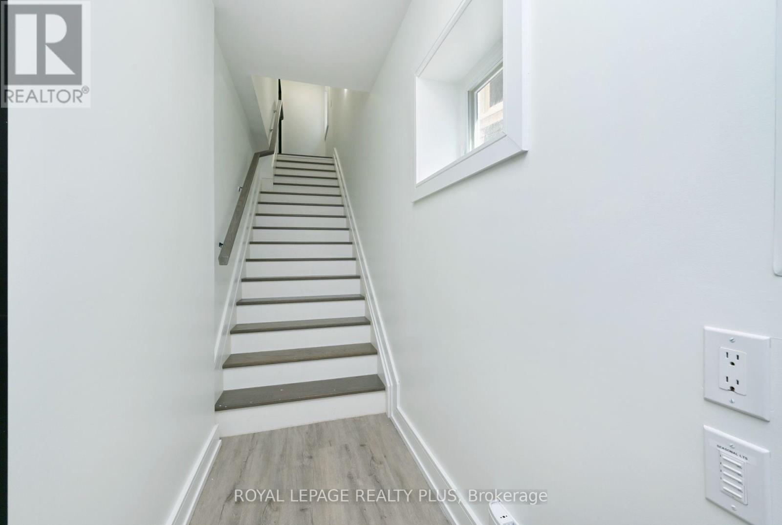Photo 9 of 23 Pauline Avenue, Toronto ON
