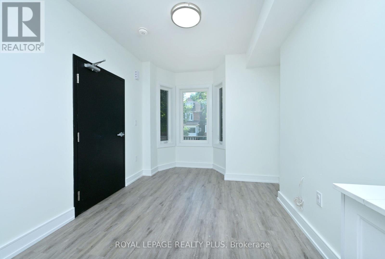 Photo 34 of 23 Pauline Avenue, Toronto ON