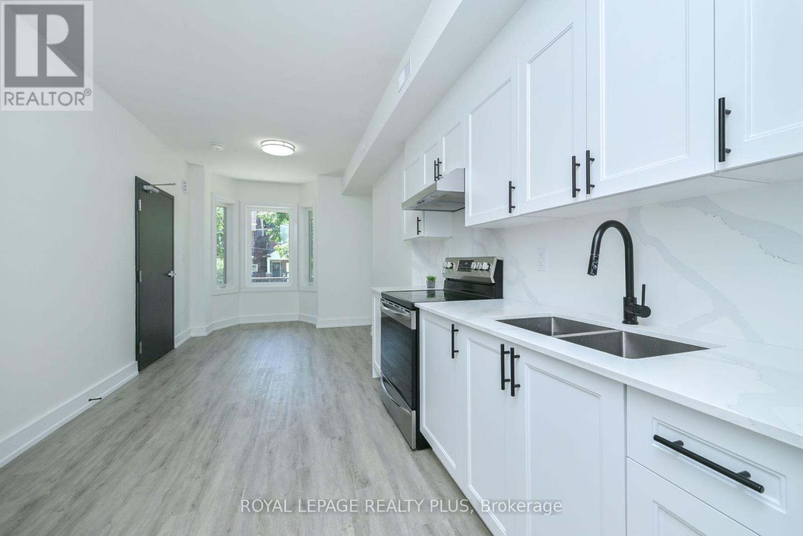 Photo 5 of 23 Pauline Avenue, Toronto ON