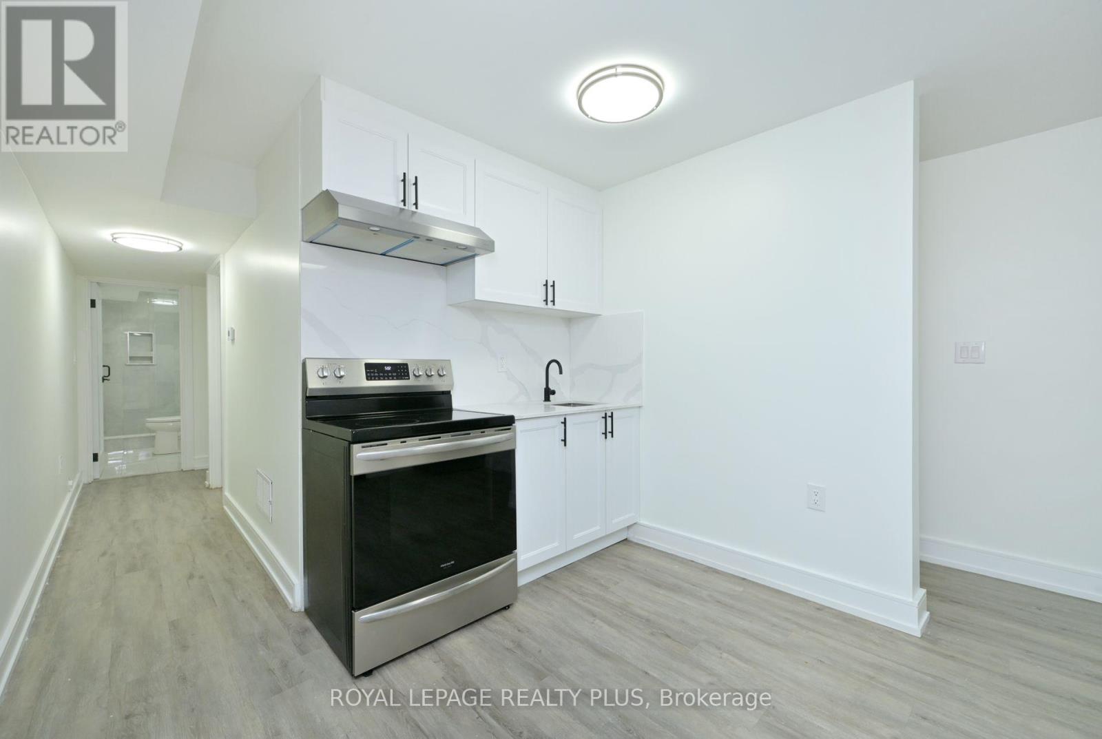 Photo 8 of 23 Pauline Avenue, Toronto ON
