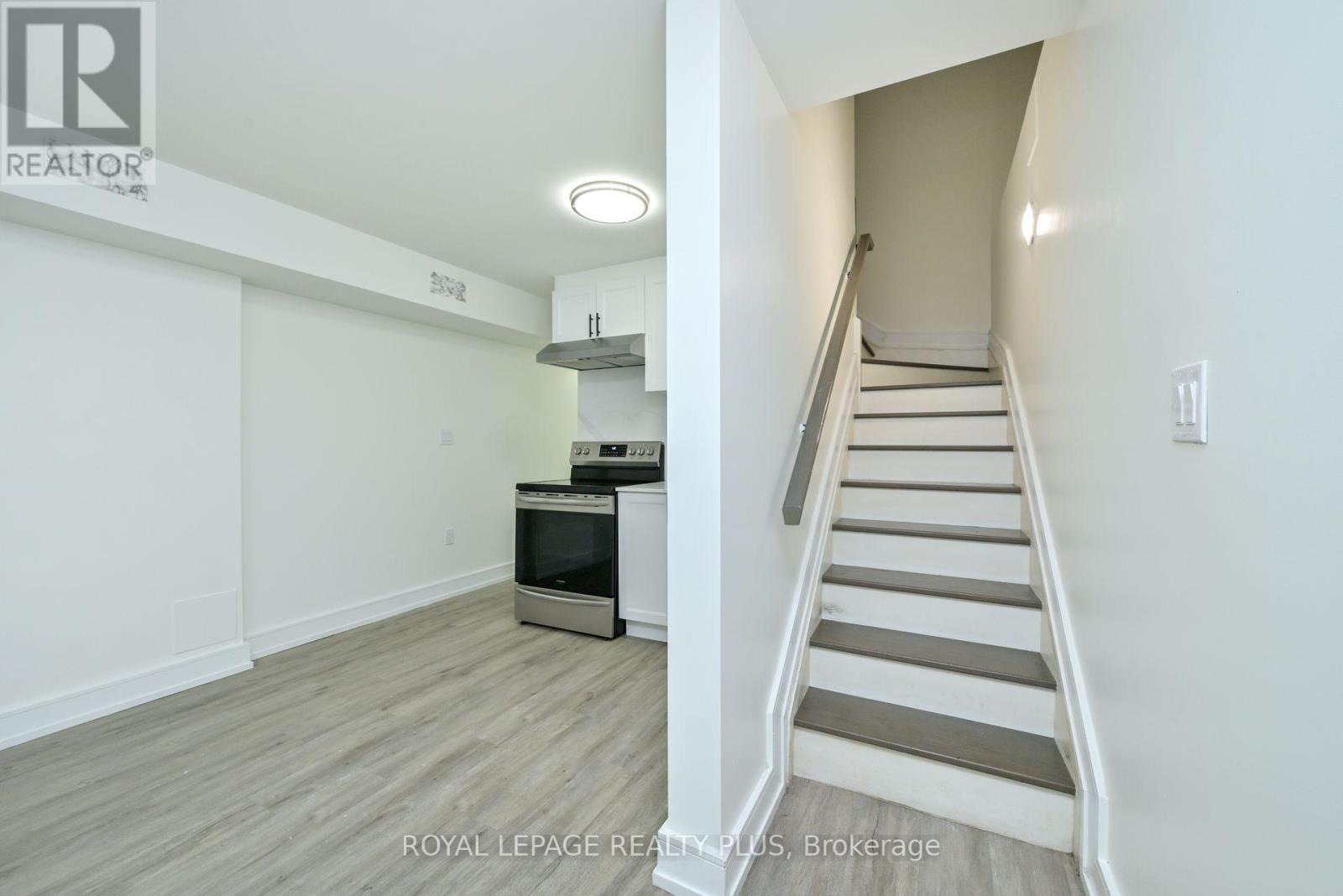 Photo 19 of 23 Pauline Avenue, Toronto ON