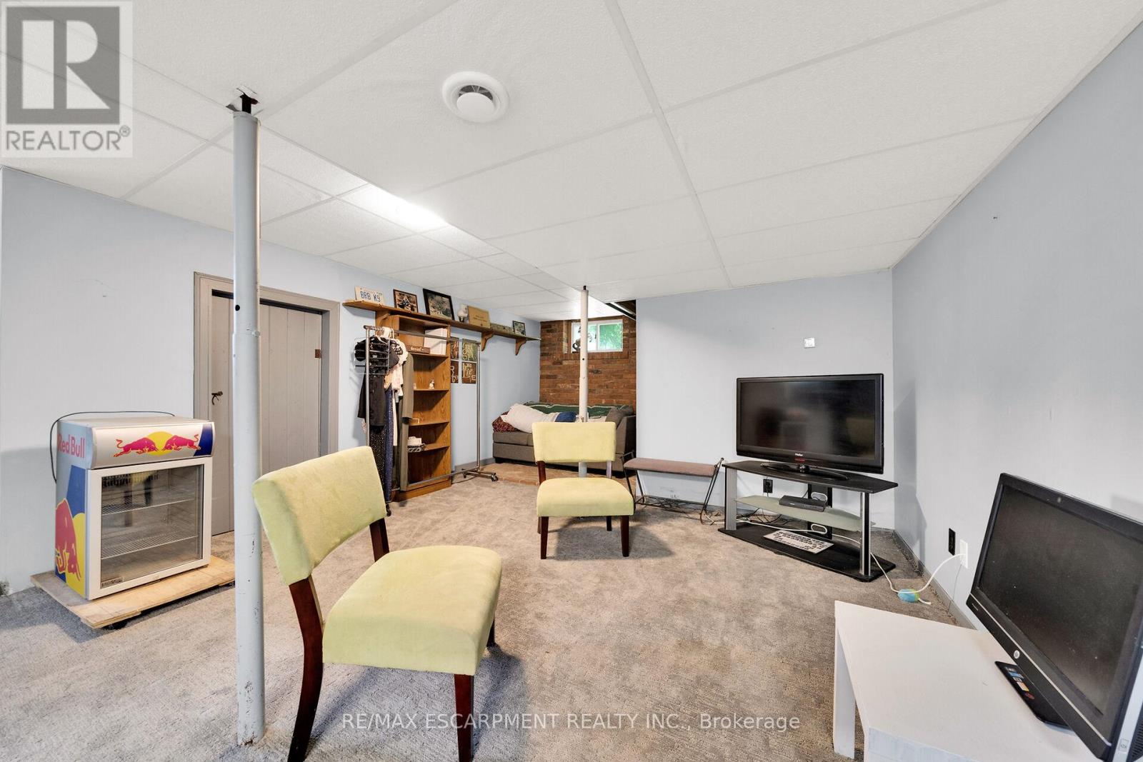 Photo 16 of 226 Carluke Road E, Hamilton ON