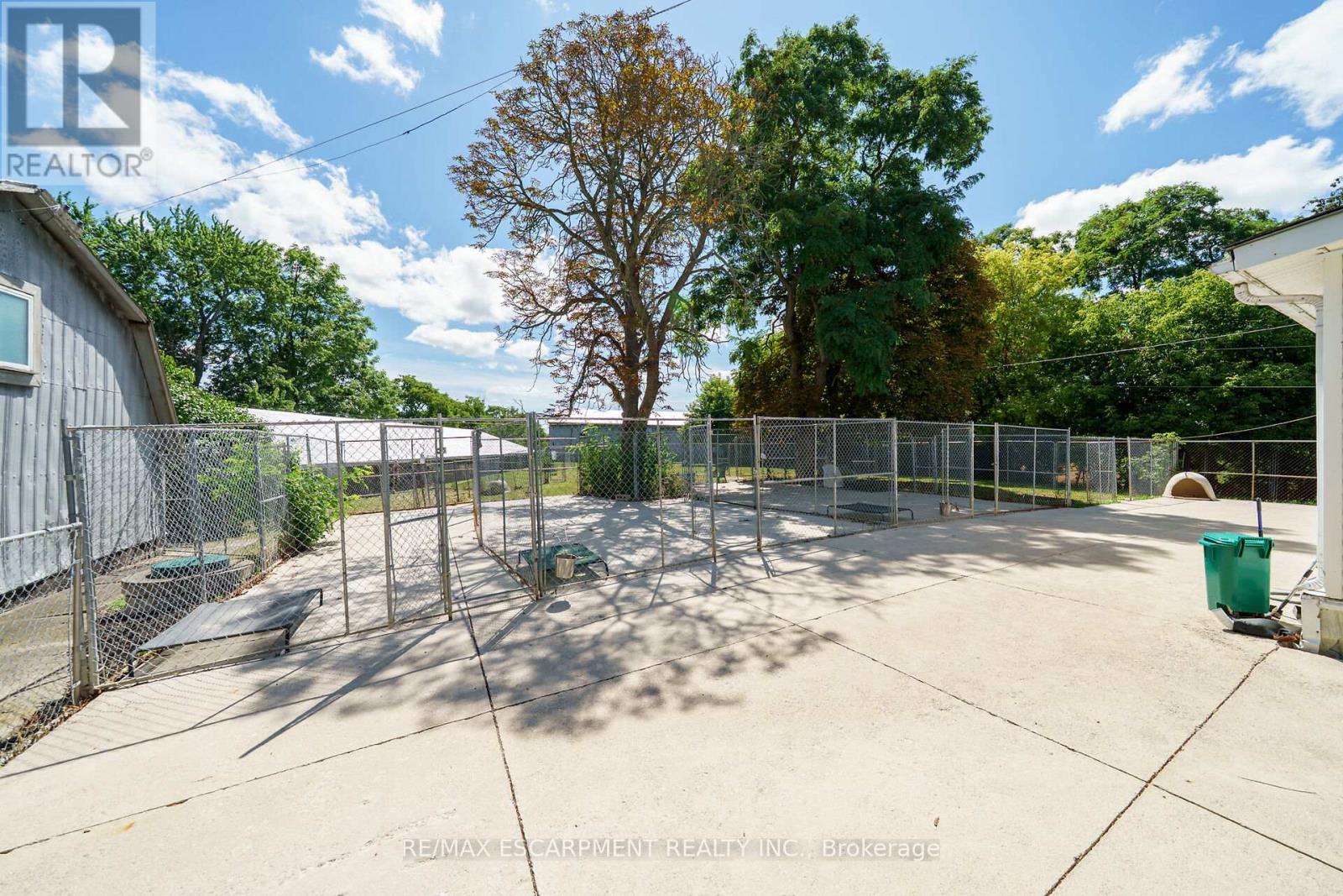 Photo 48 of 226 Carluke Road E, Hamilton ON