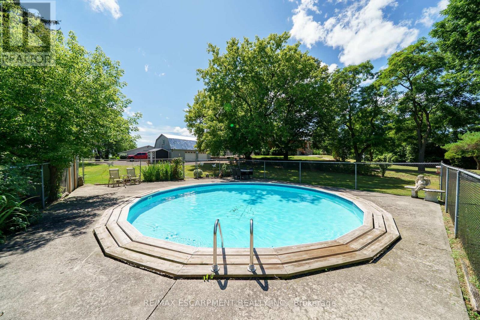 Photo 14 of 226 Carluke Road E, Hamilton ON