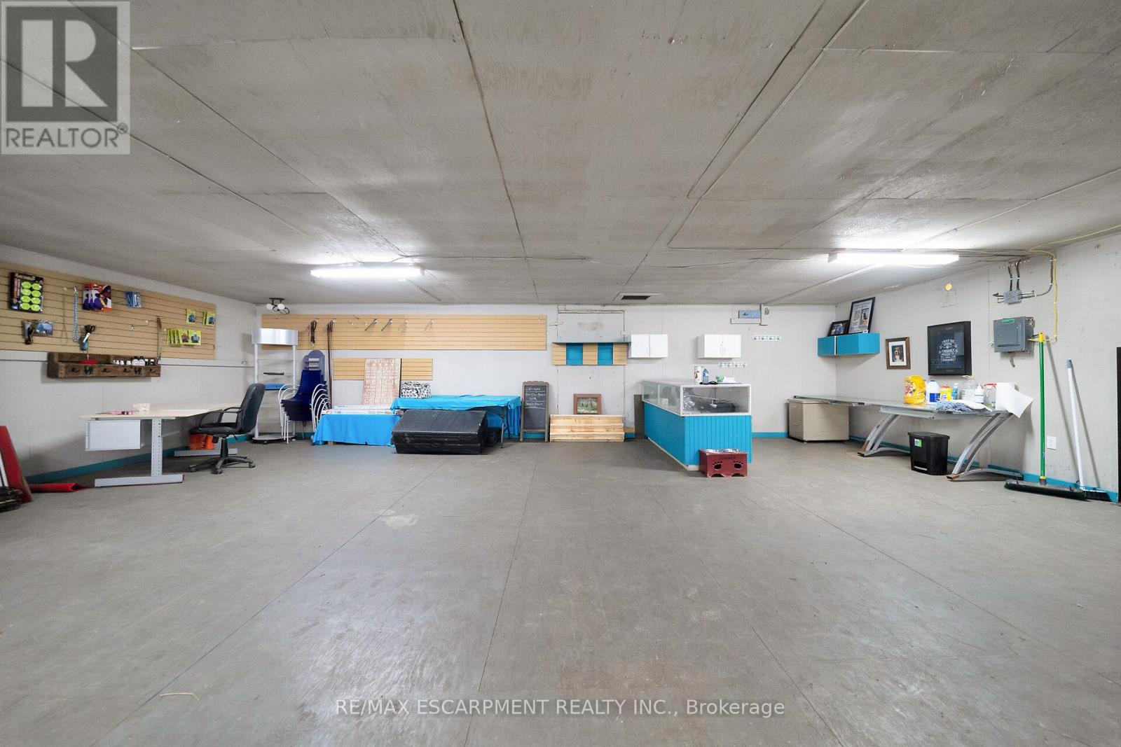 Photo 6 of 226 Carluke Road E, Hamilton ON