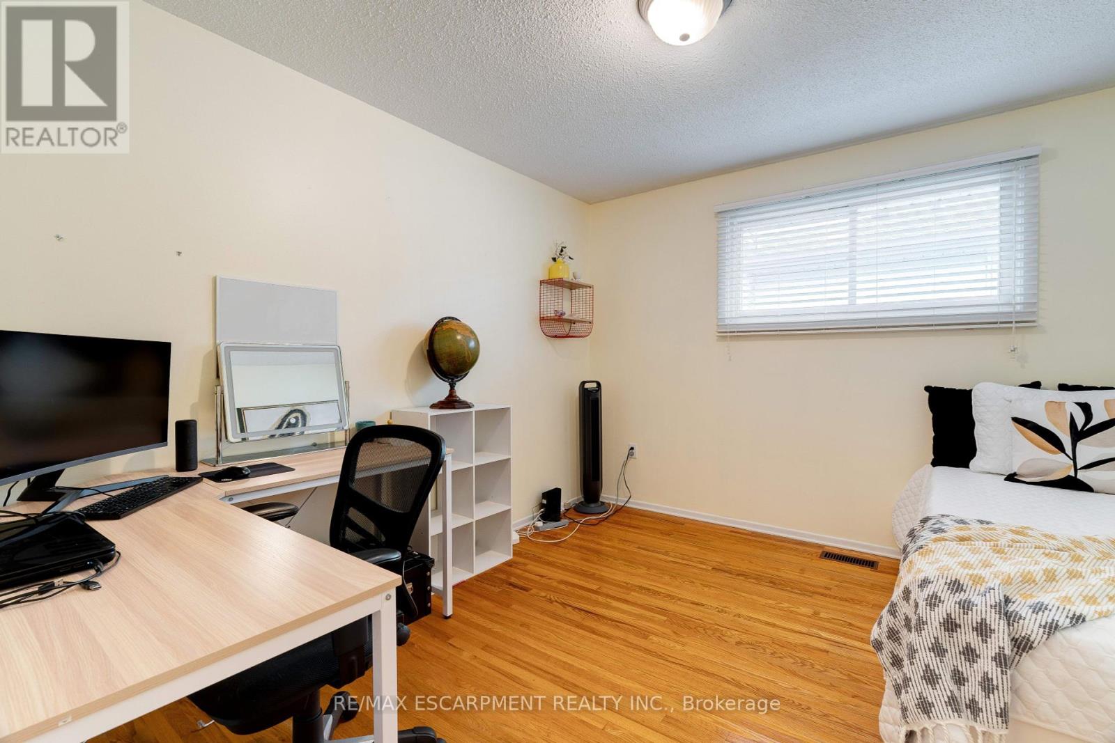 Photo 16 of 26 Madoc Street, Hamilton ON