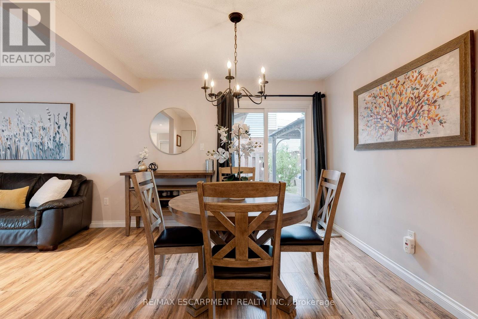 Photo 7 of 26 Madoc Street, Hamilton ON