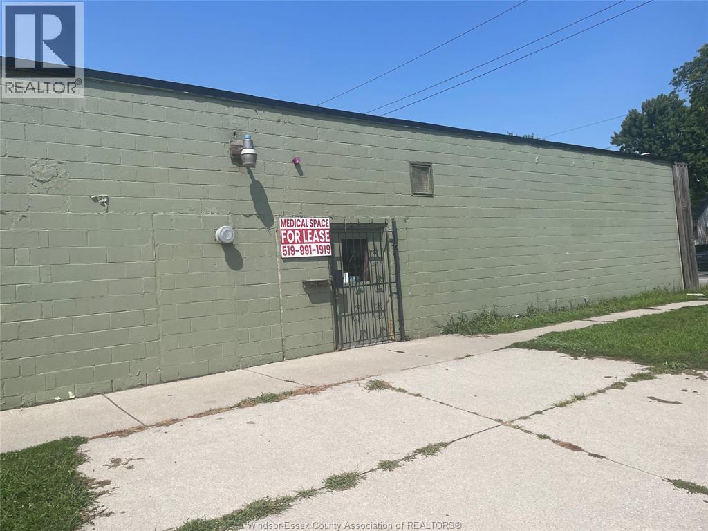 Photo 2 of 1391 Prince Road, Windsor ON