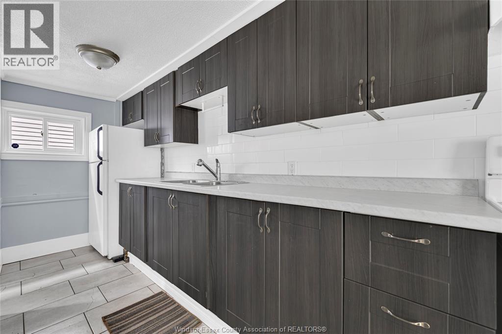 Photo 8 of 1030 Highland Avenue, Windsor ON