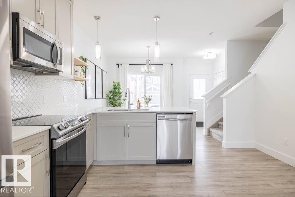 Photo 30 of 16638 31 Av Sw, Edmonton AB