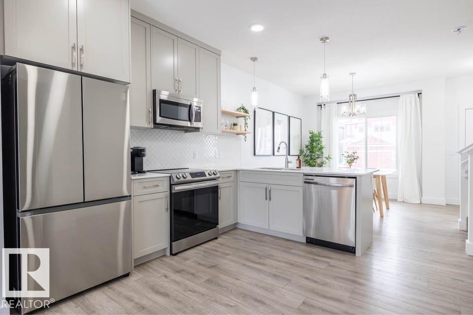 Photo 36 of 16638 31 Av Sw, Edmonton AB