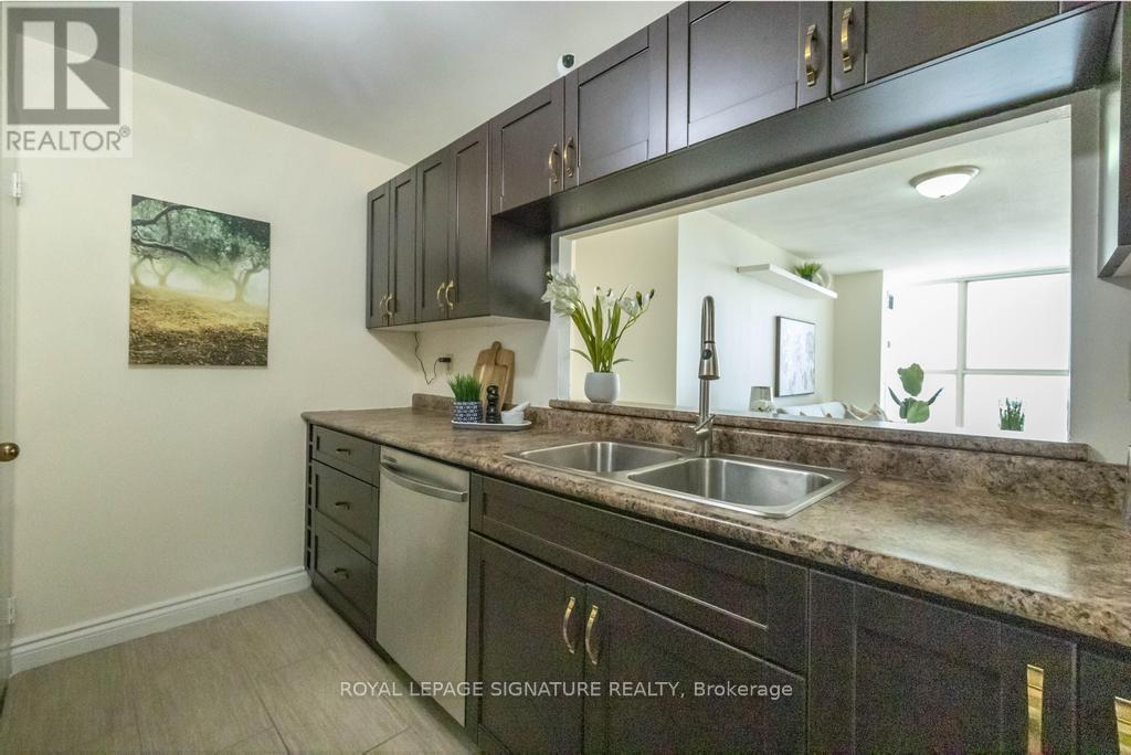 Photo 15 of 1806 4205 Shipp Drive, Mississauga ON
