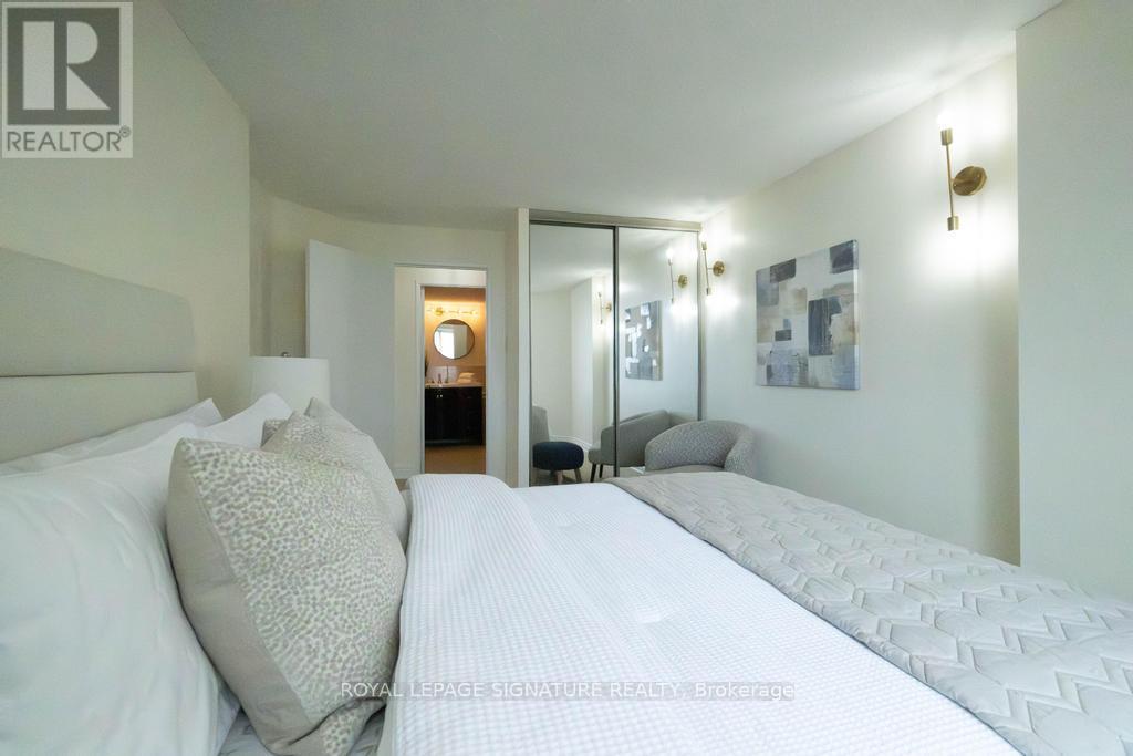Photo 8 of 1806 4205 Shipp Drive, Mississauga ON