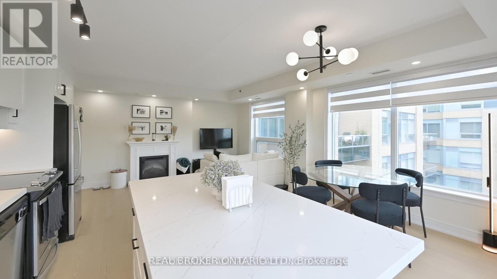 Photo 5 of 415 701 Sheppard Avenue W, Toronto ON