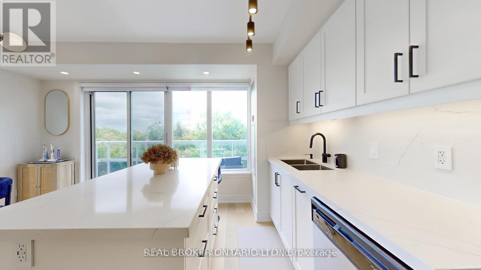 Photo 7 of 415 701 Sheppard Avenue W, Toronto ON