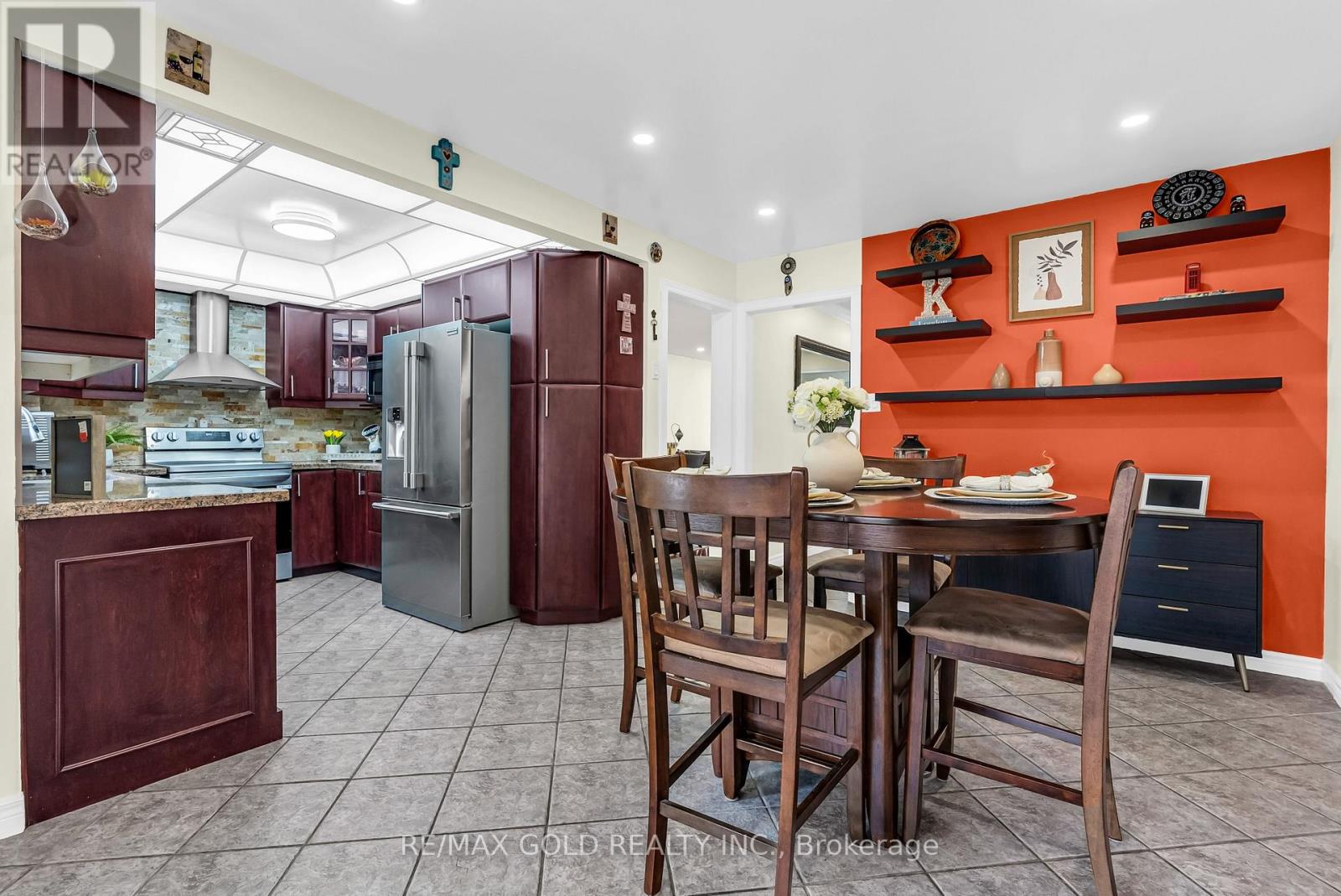 Photo 14 of 552 Farwell Crescent, Mississauga ON