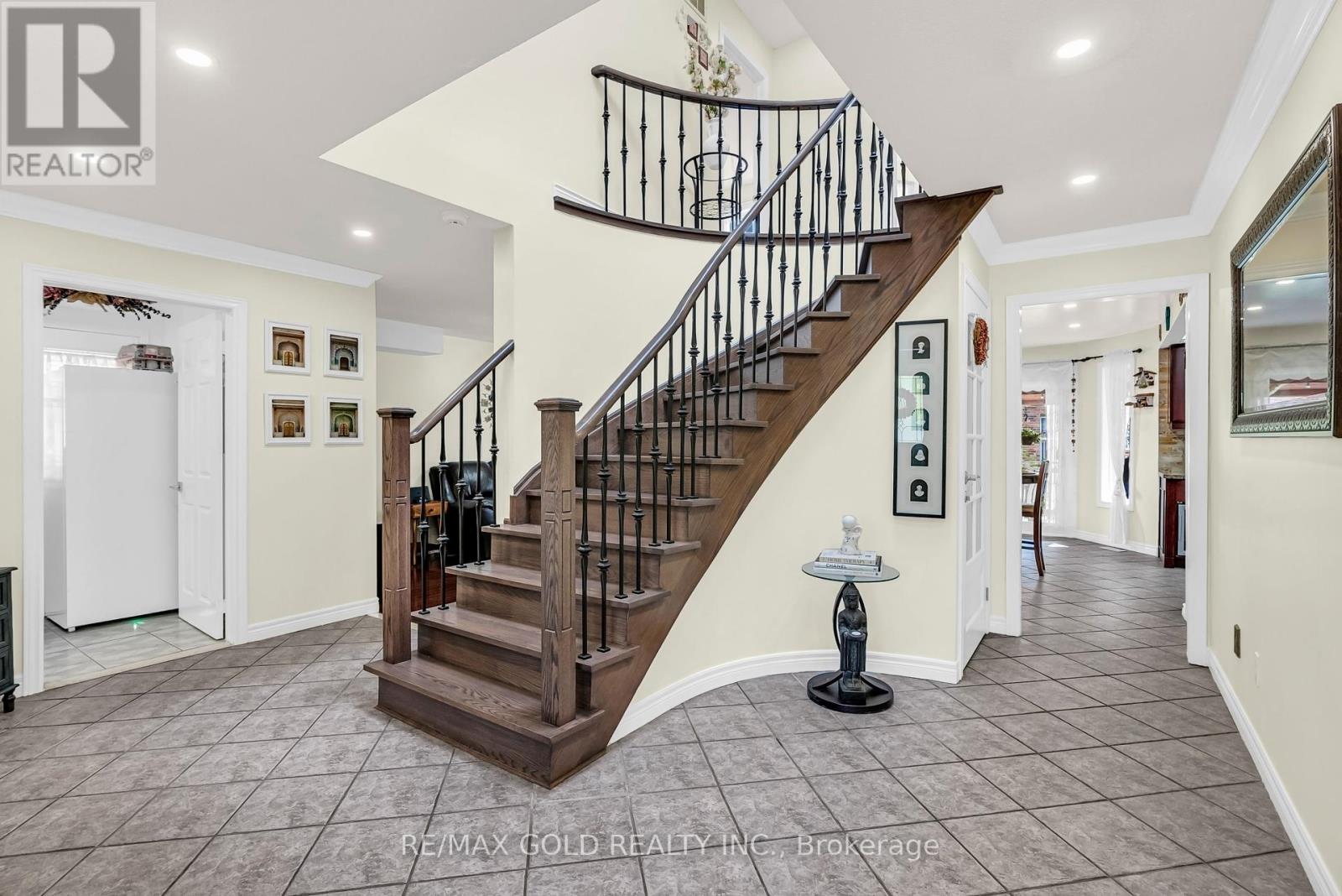 Photo 19 of 552 Farwell Crescent, Mississauga ON