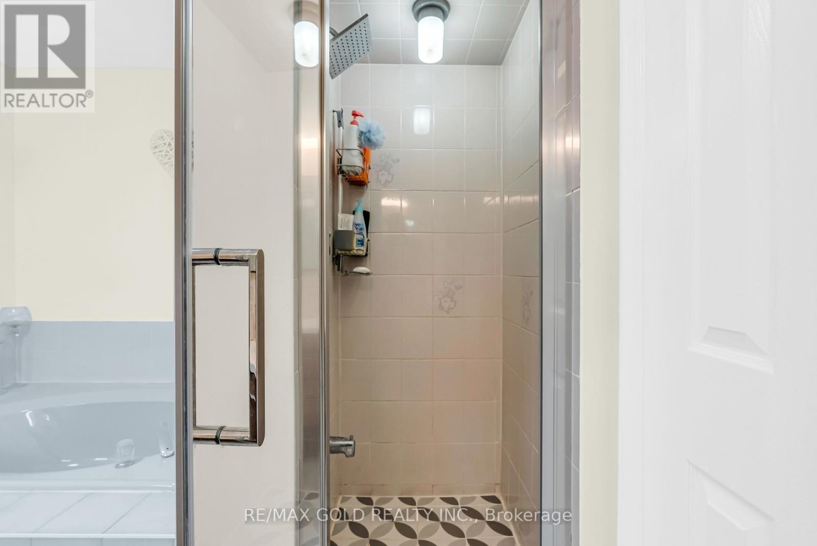 Photo 24 of 552 Farwell Crescent, Mississauga ON