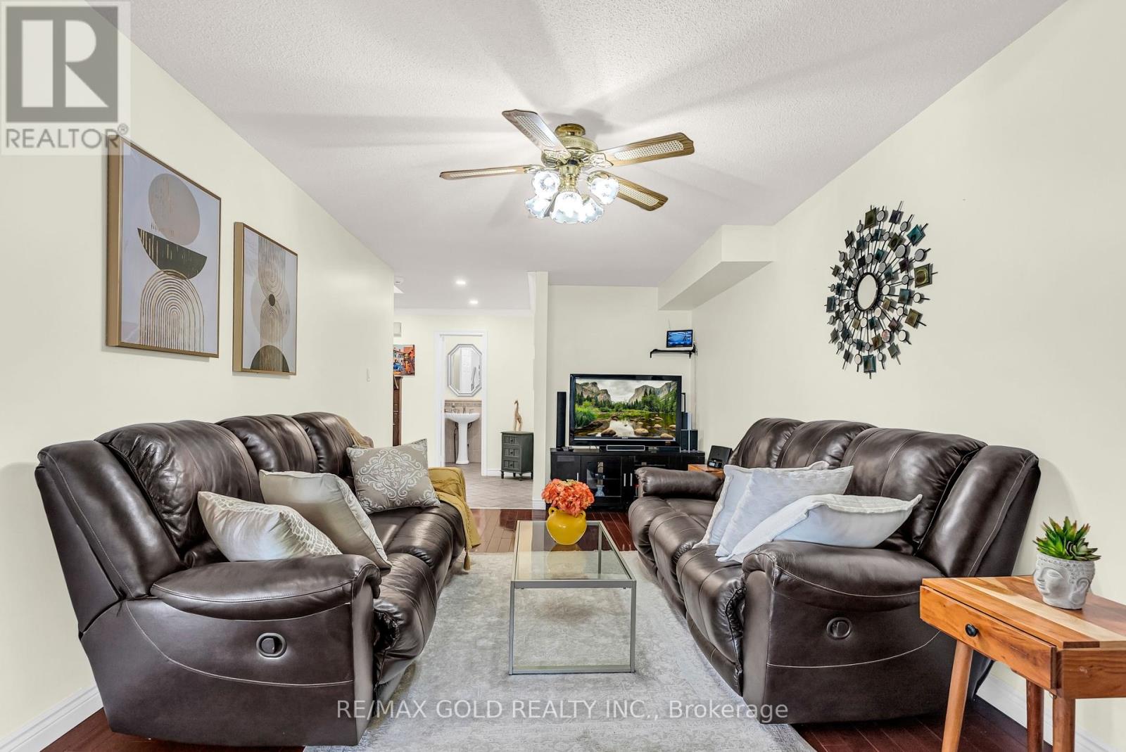 Photo 11 of 552 Farwell Crescent, Mississauga ON