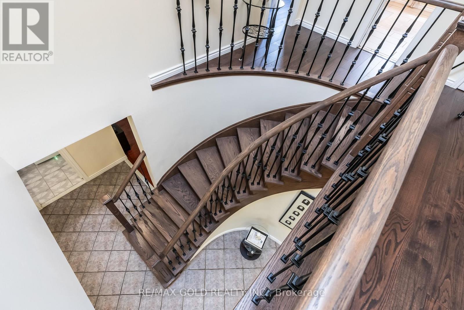 Photo 20 of 552 Farwell Crescent, Mississauga ON
