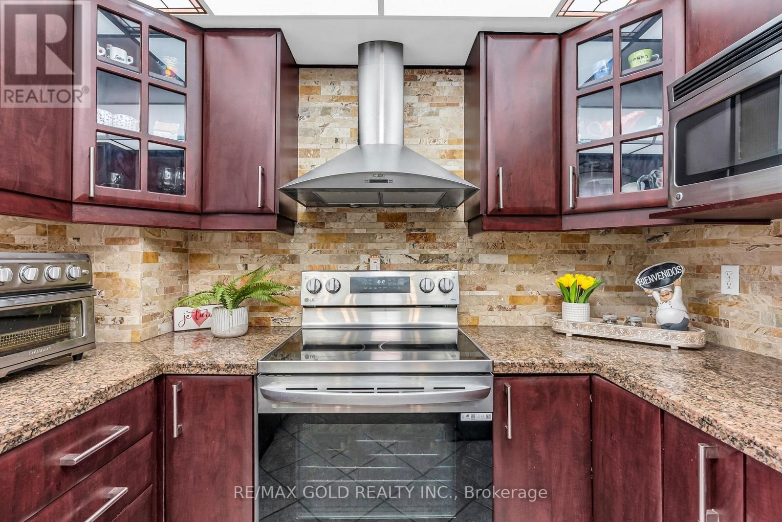 Photo 16 of 552 Farwell Crescent, Mississauga ON
