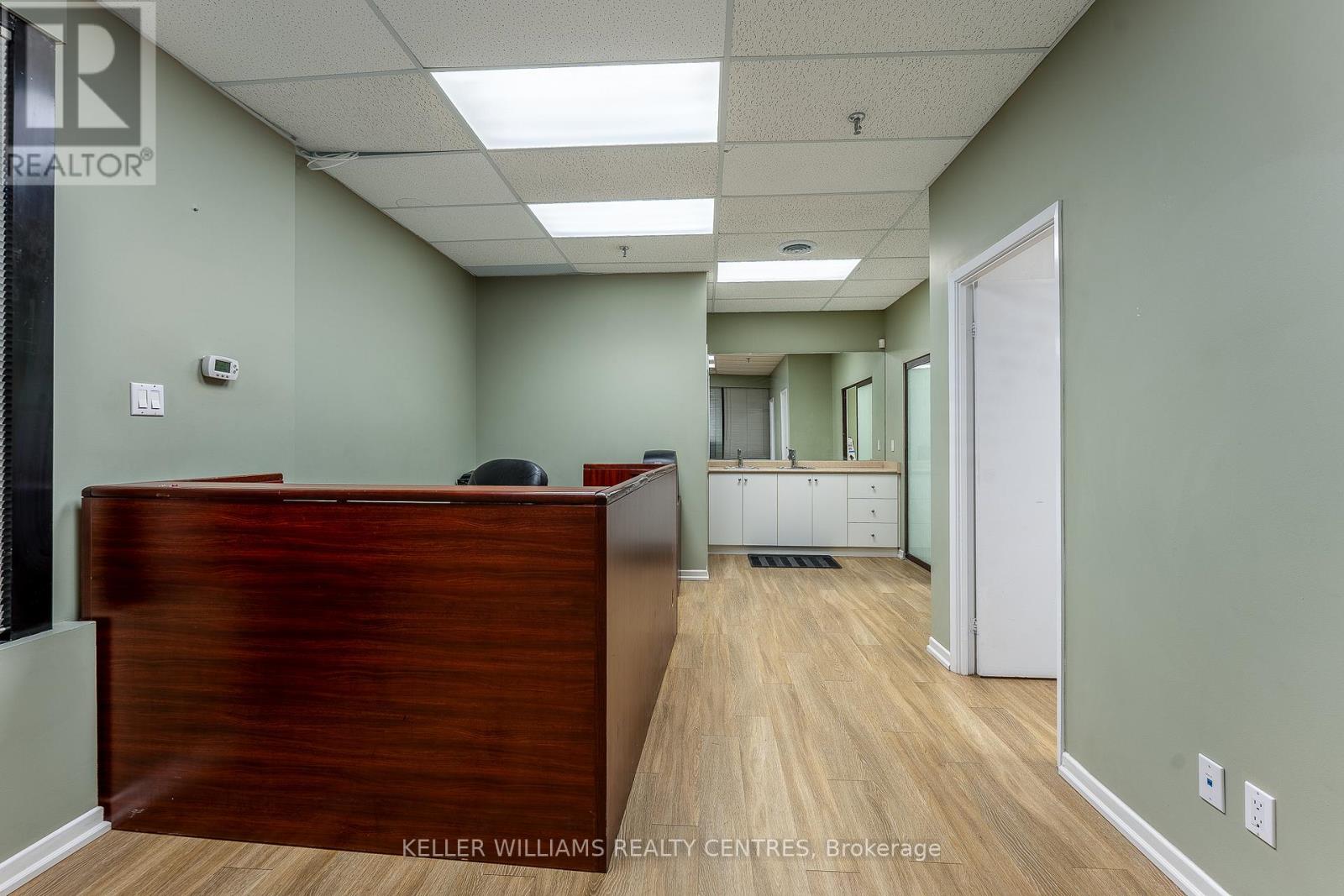 Photo 4 of 14 570 Hood Road, Markham ON