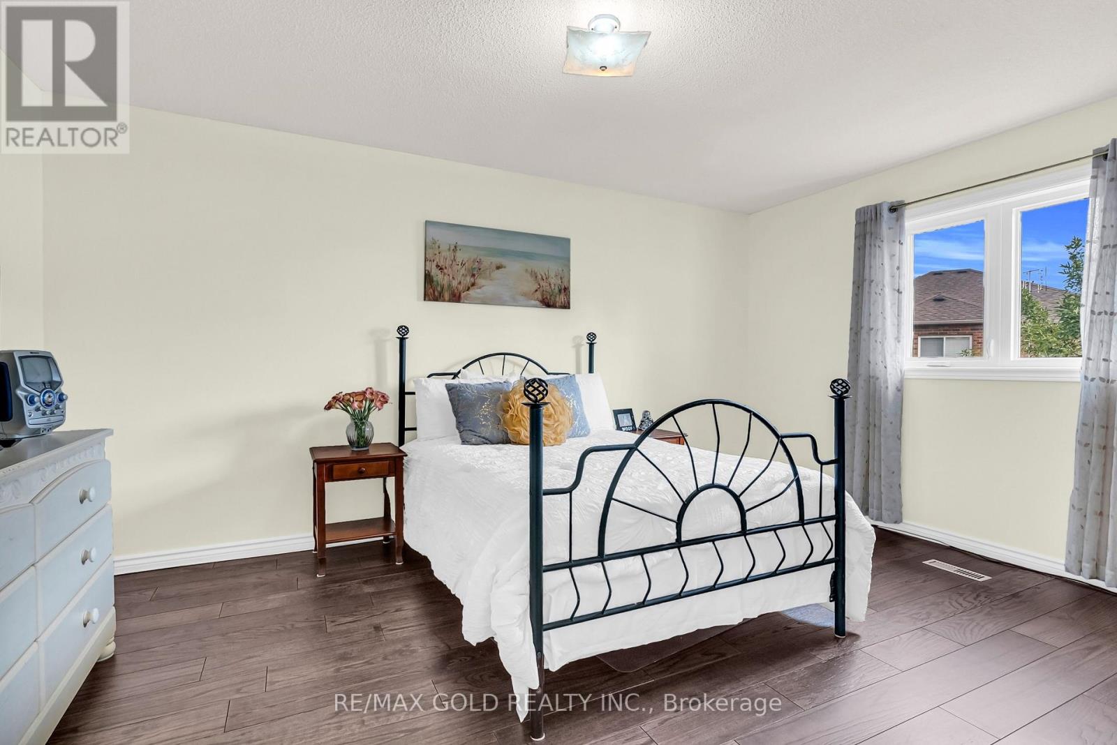 Photo 27 of 552 Farwell Crescent, Mississauga ON
