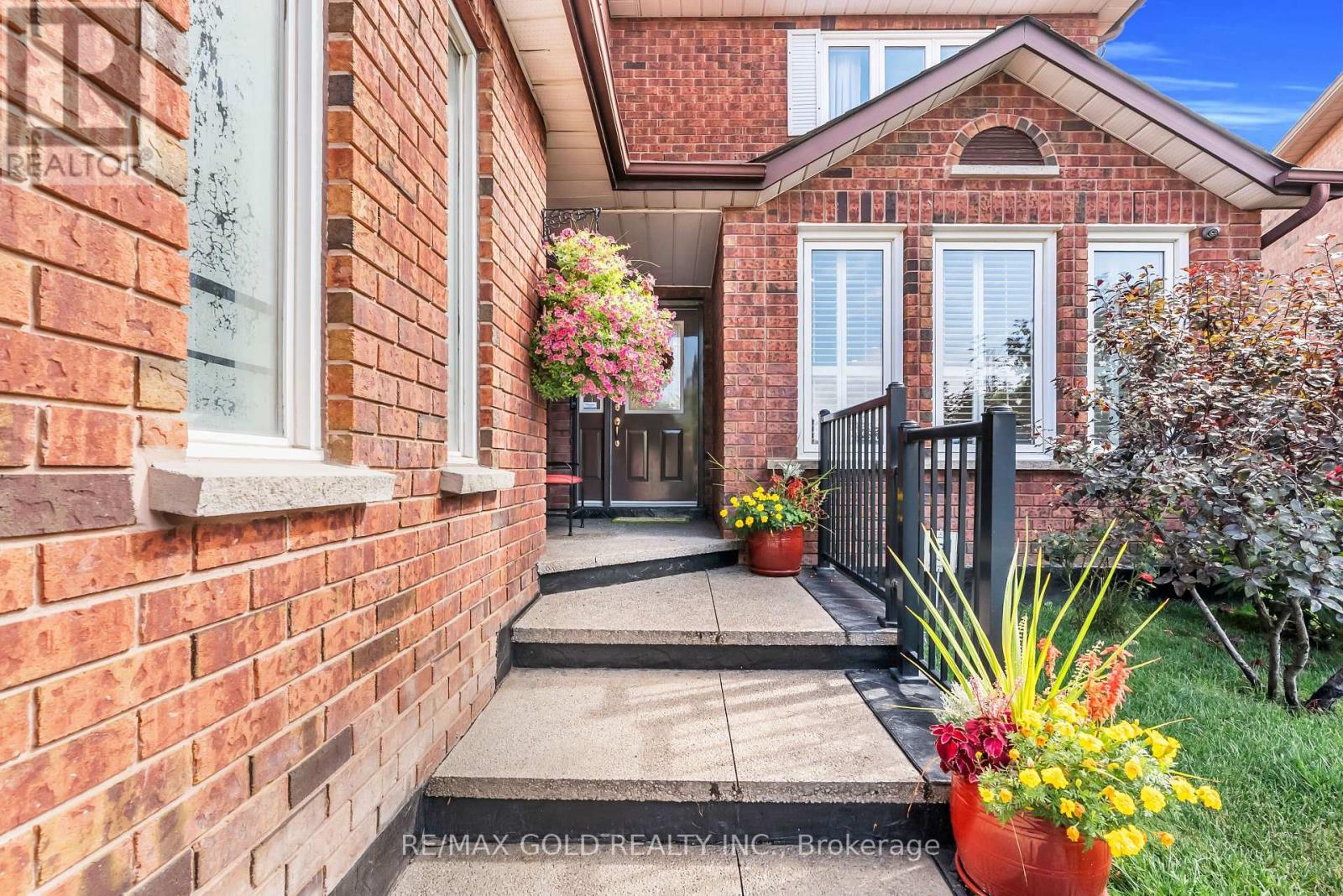 Photo 4 of 552 Farwell Crescent, Mississauga ON