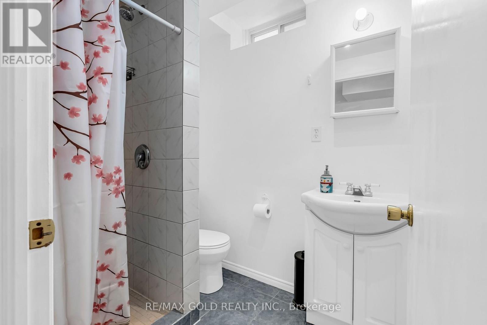 Photo 37 of 552 Farwell Crescent, Mississauga ON