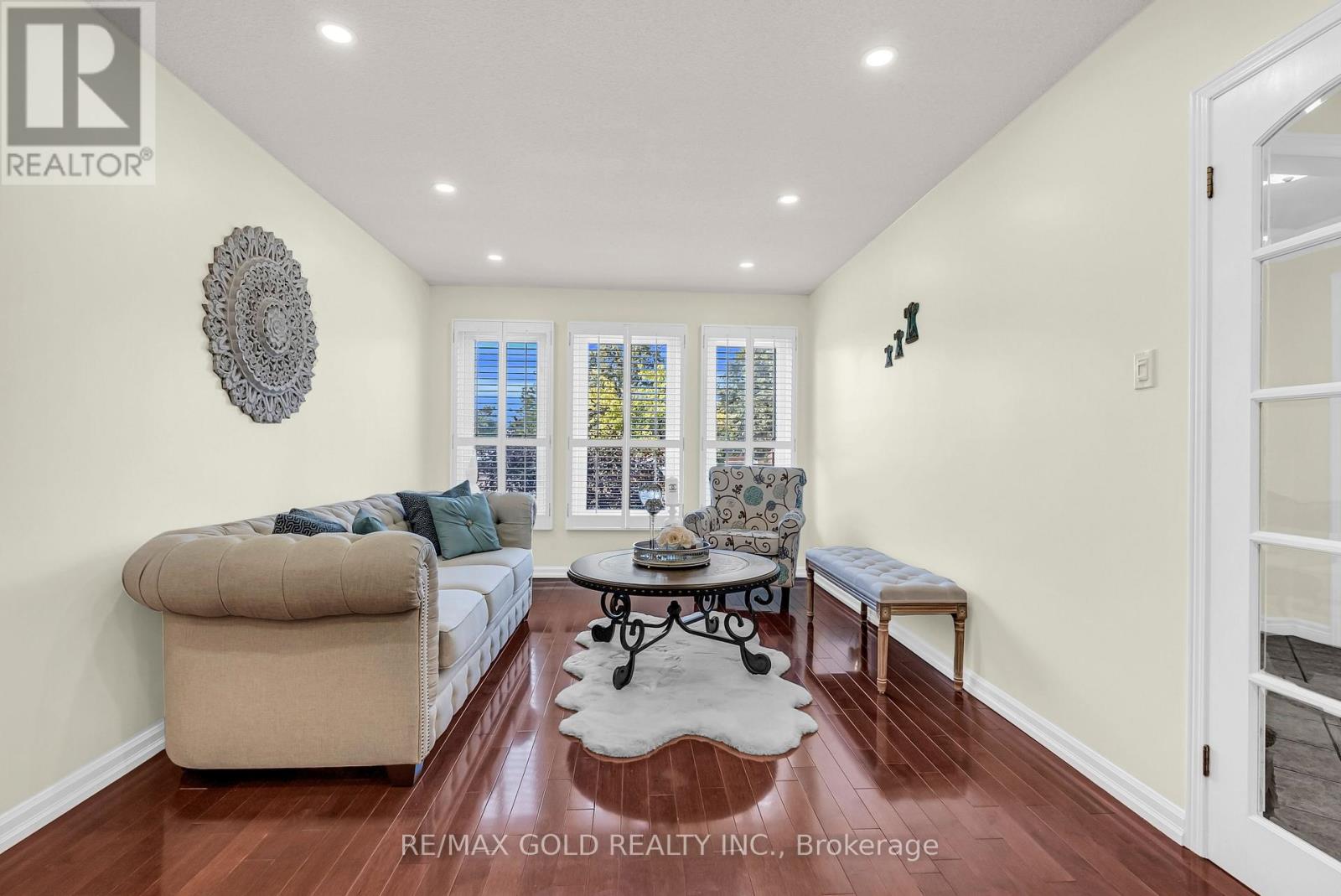 Photo 8 of 552 Farwell Crescent, Mississauga ON