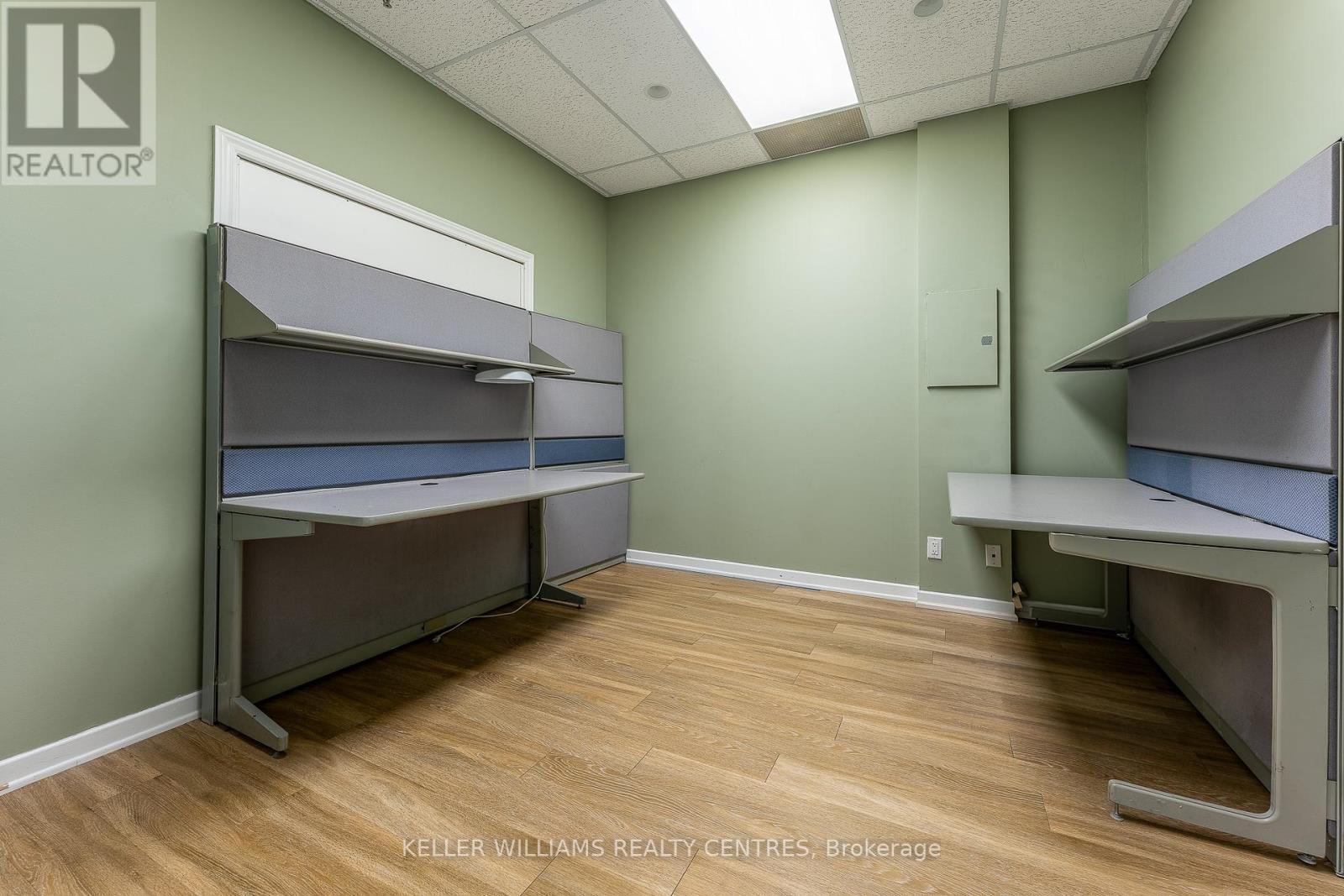 Photo 3 of 14 570 Hood Road, Markham ON