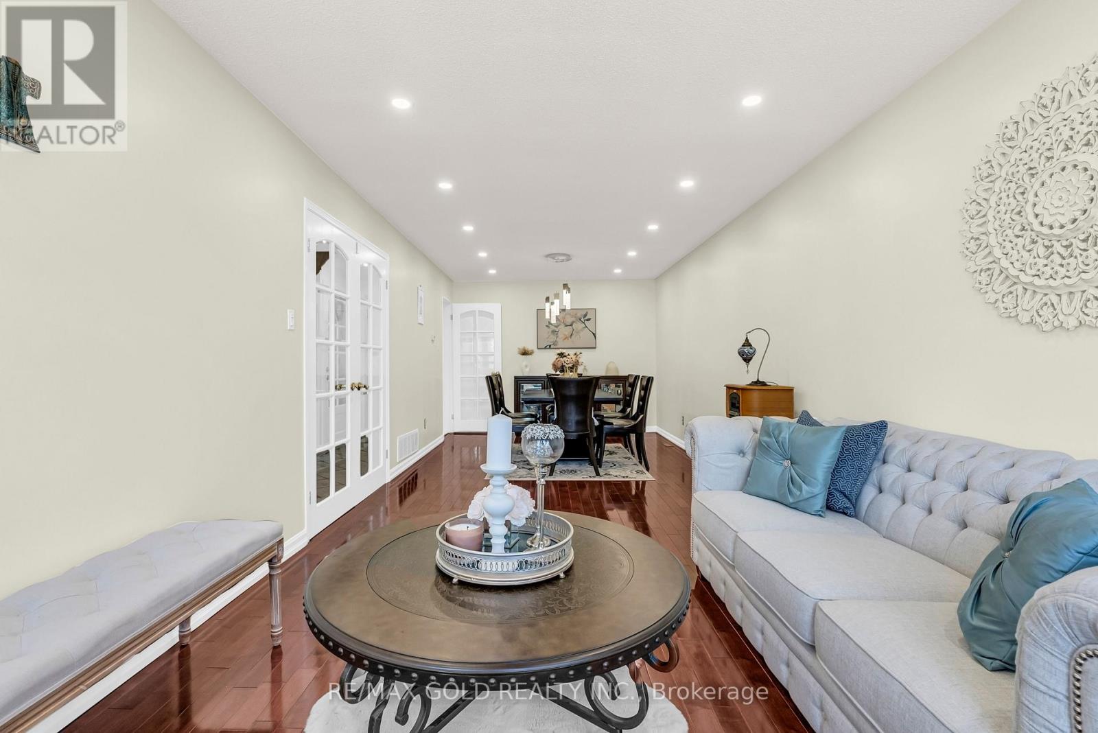 Photo 9 of 552 Farwell Crescent, Mississauga ON