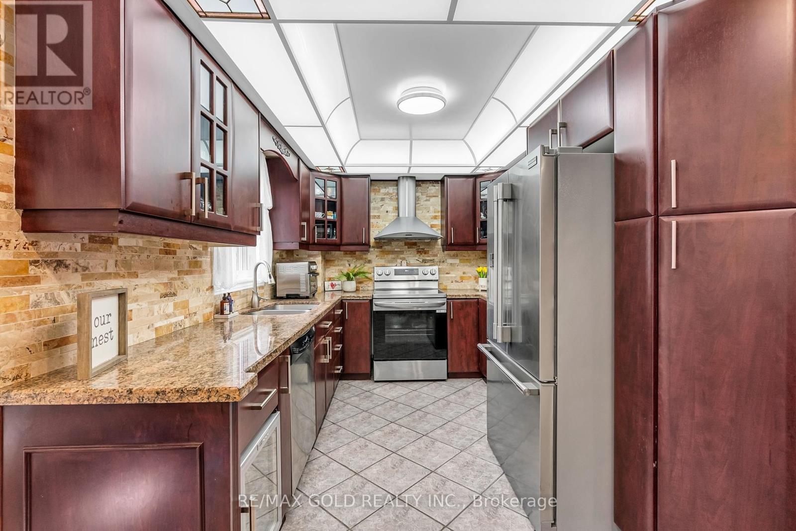 Photo 44 of 552 Farwell Crescent, Mississauga ON