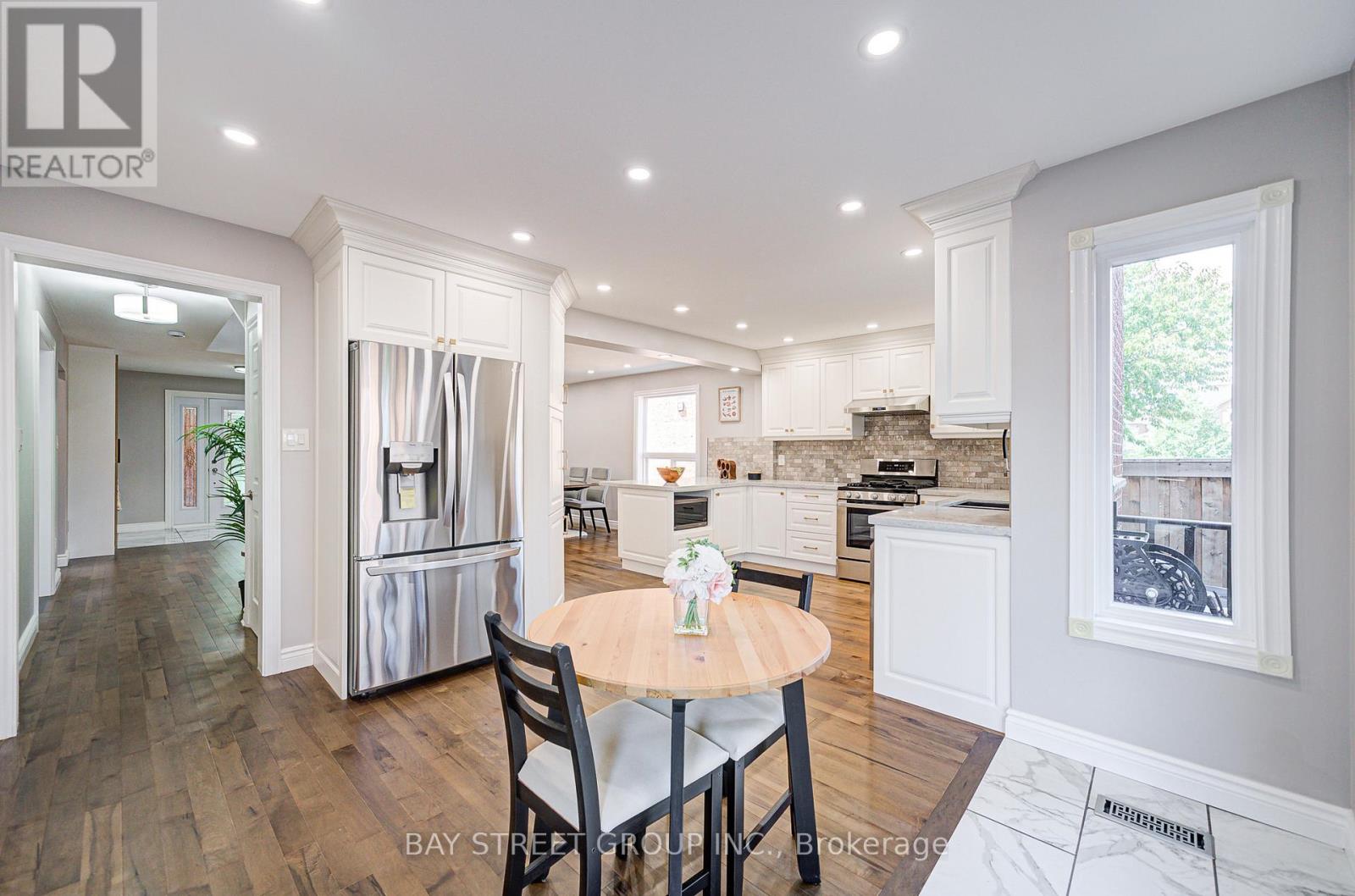 Photo 19 of 7 San Marko Place, Vaughan ON