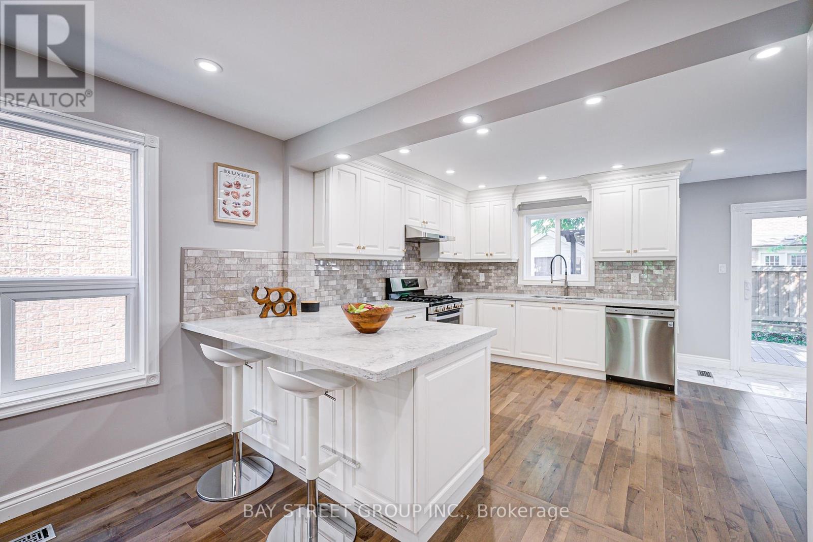 Photo 29 of 7 San Marko Place, Vaughan ON