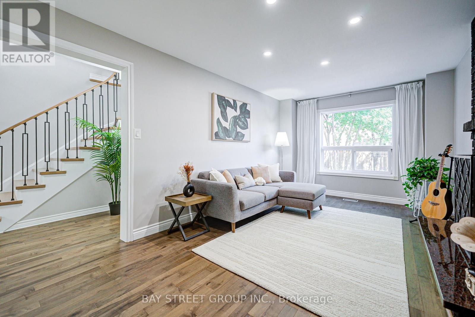 Photo 17 of 7 San Marko Place, Vaughan ON