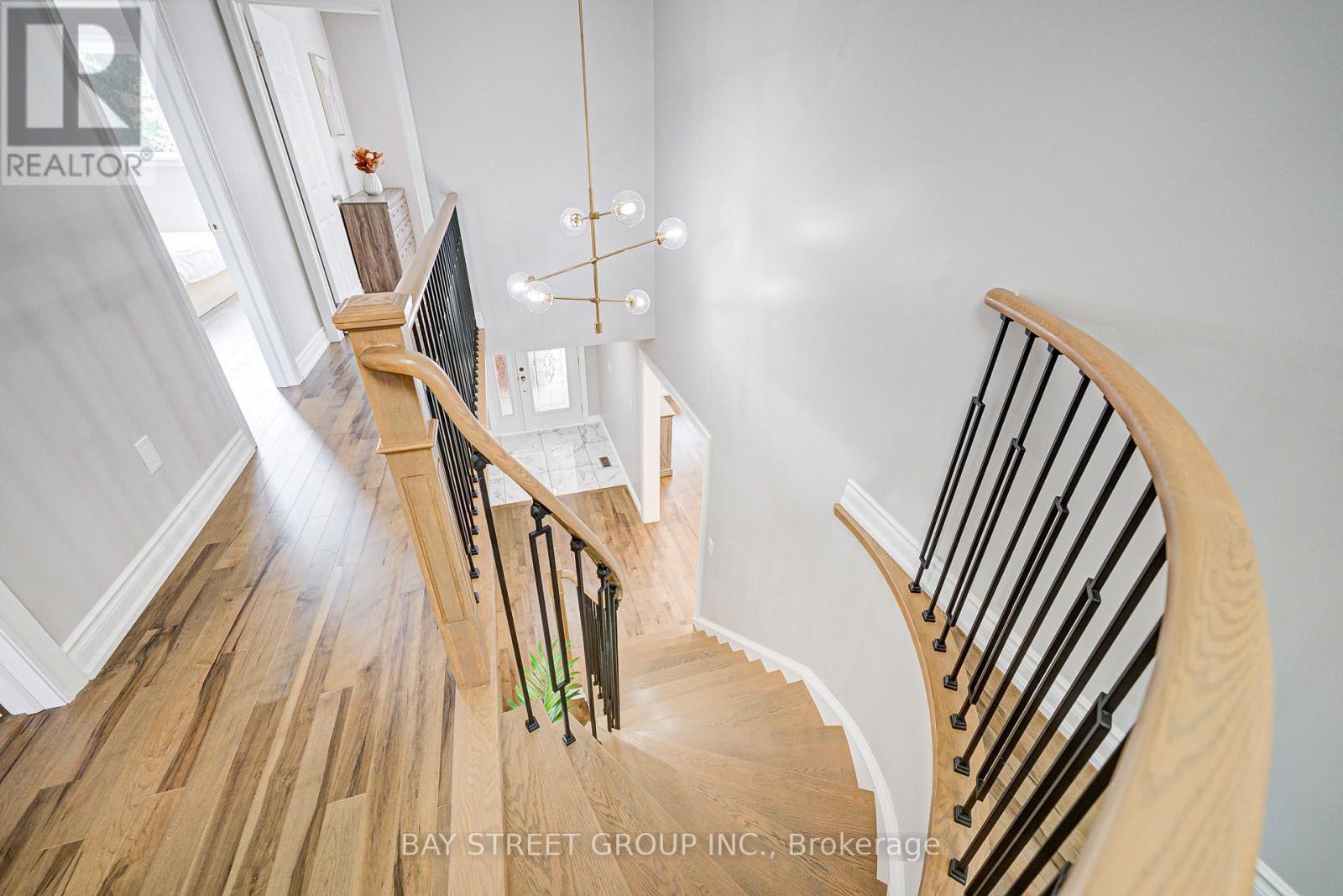 Photo 12 of 7 San Marko Place, Vaughan ON