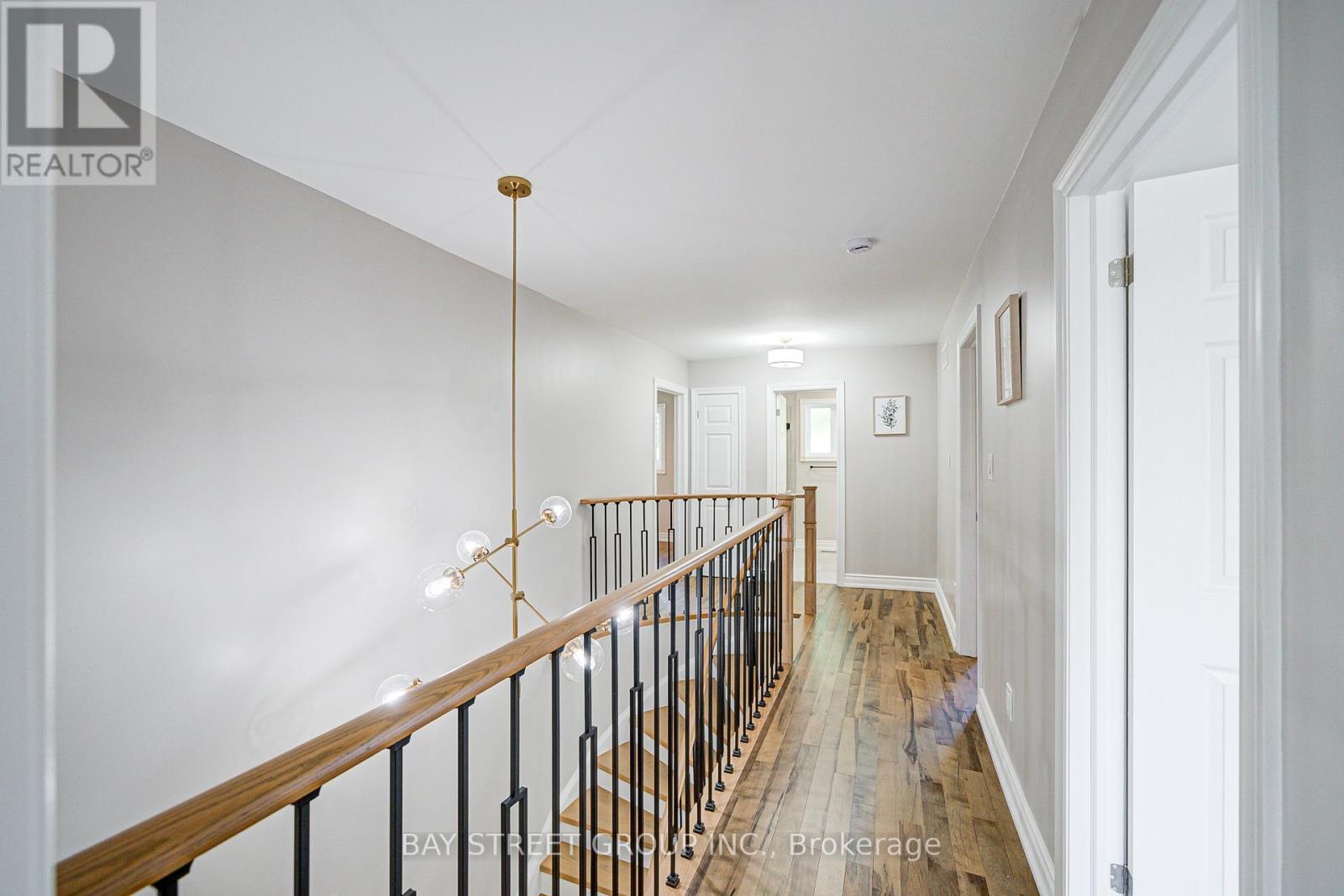 Photo 10 of 7 San Marko Place, Vaughan ON