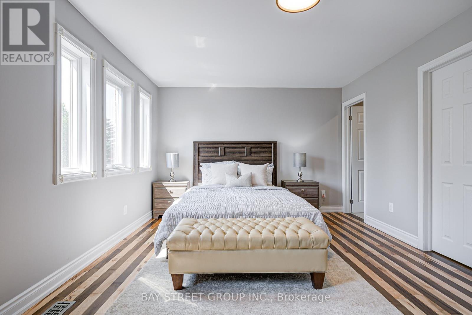 Photo 4 of 7 San Marko Place, Vaughan ON