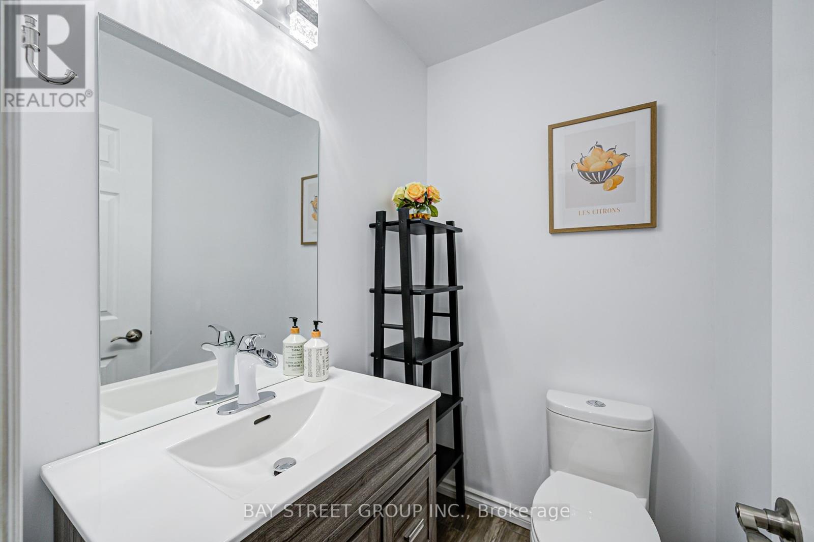 Photo 40 of 7 San Marko Place, Vaughan ON