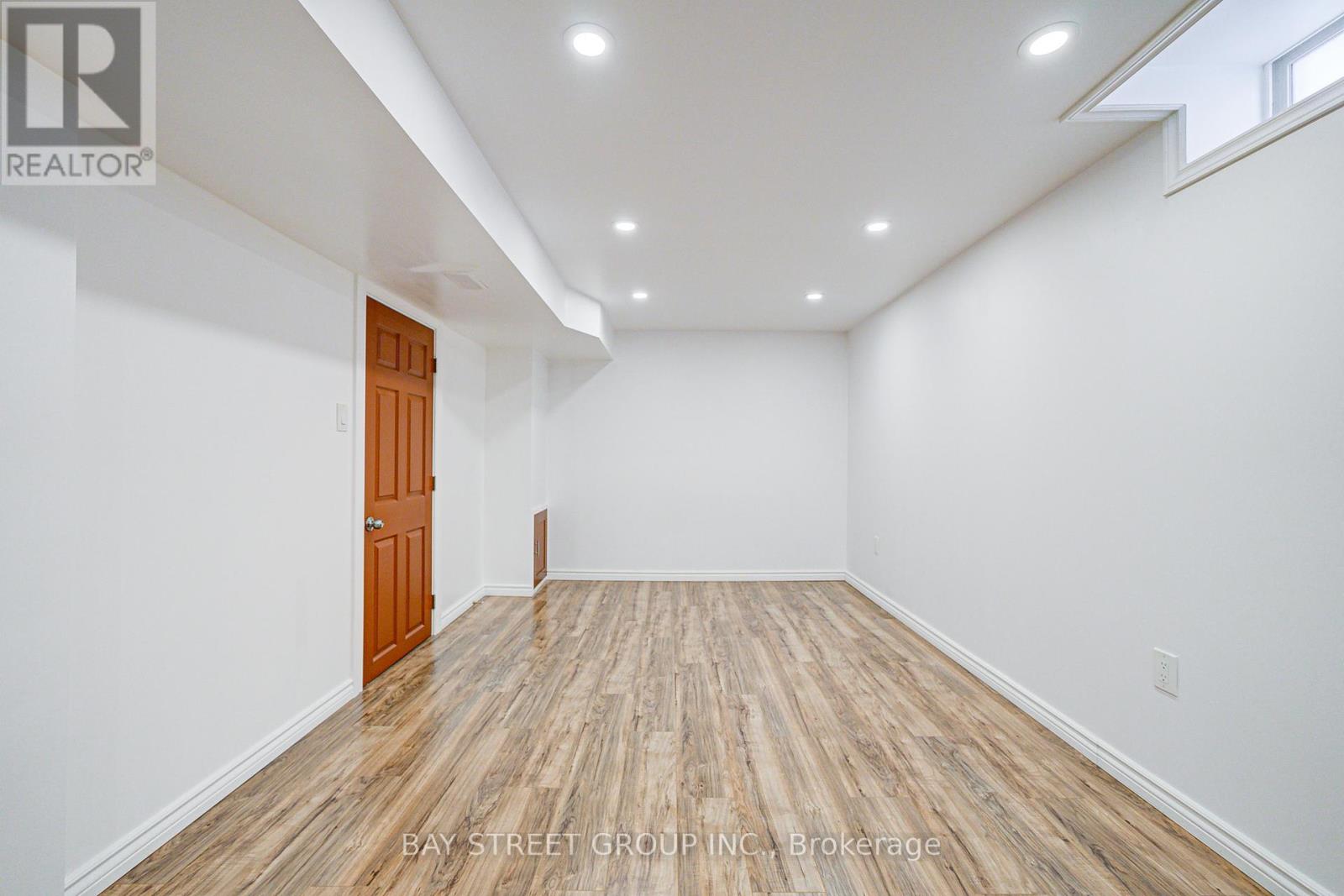 Photo 38 of 7 San Marko Place, Vaughan ON