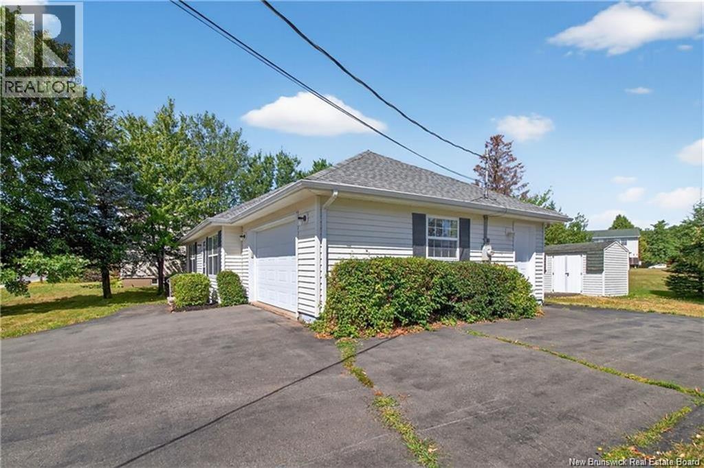 Photo 3 of 1421 Salisbury Road, Moncton NB