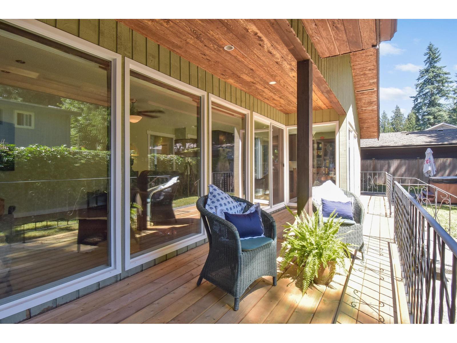 Photo 4 of 3858 205 A Street, Langley BC
