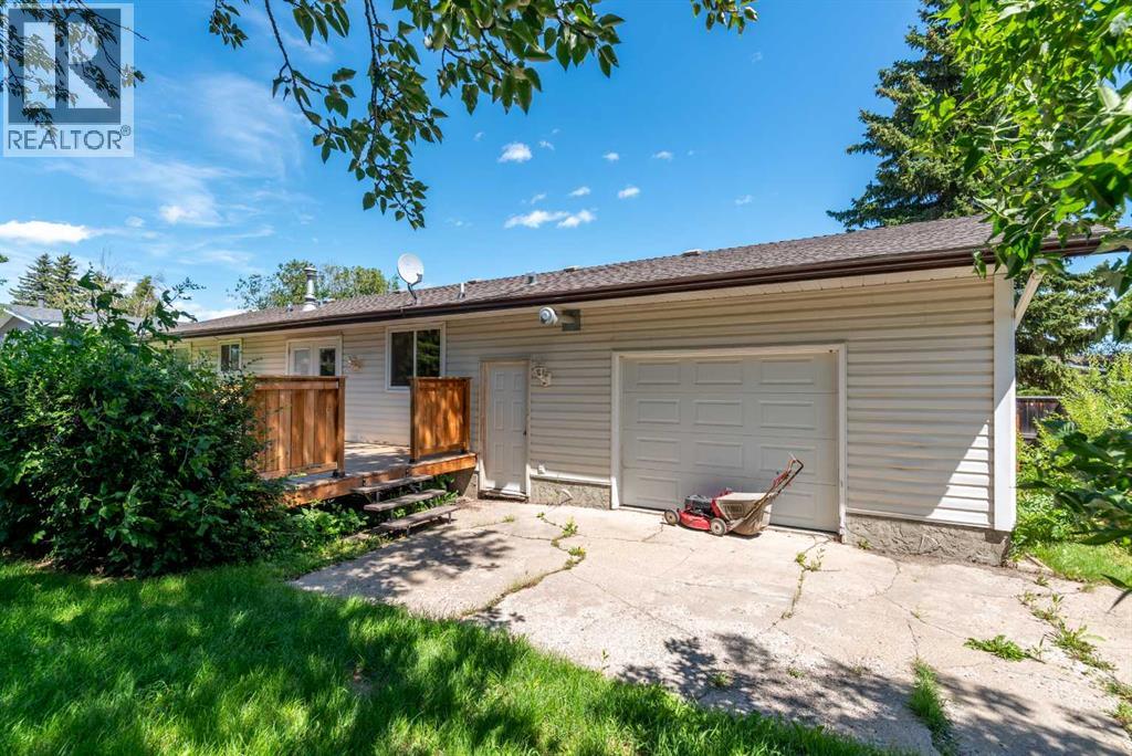 Photo 36 of 3914 52 Avenue, Lloydminster AB