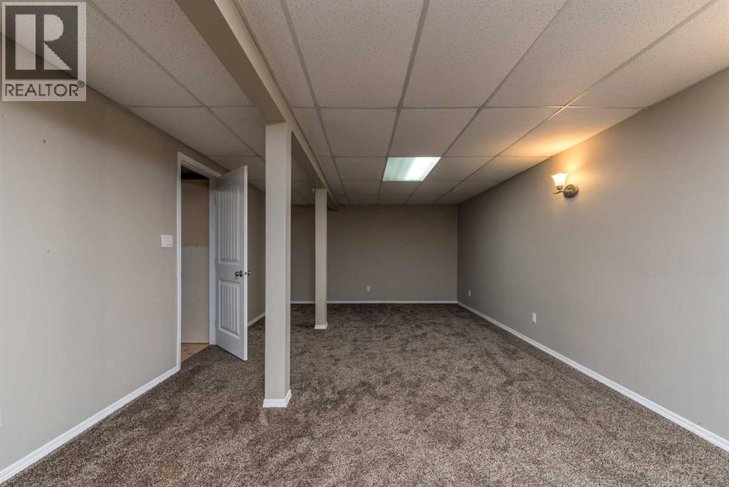 Photo 5 of 3914 52 Avenue, Lloydminster AB